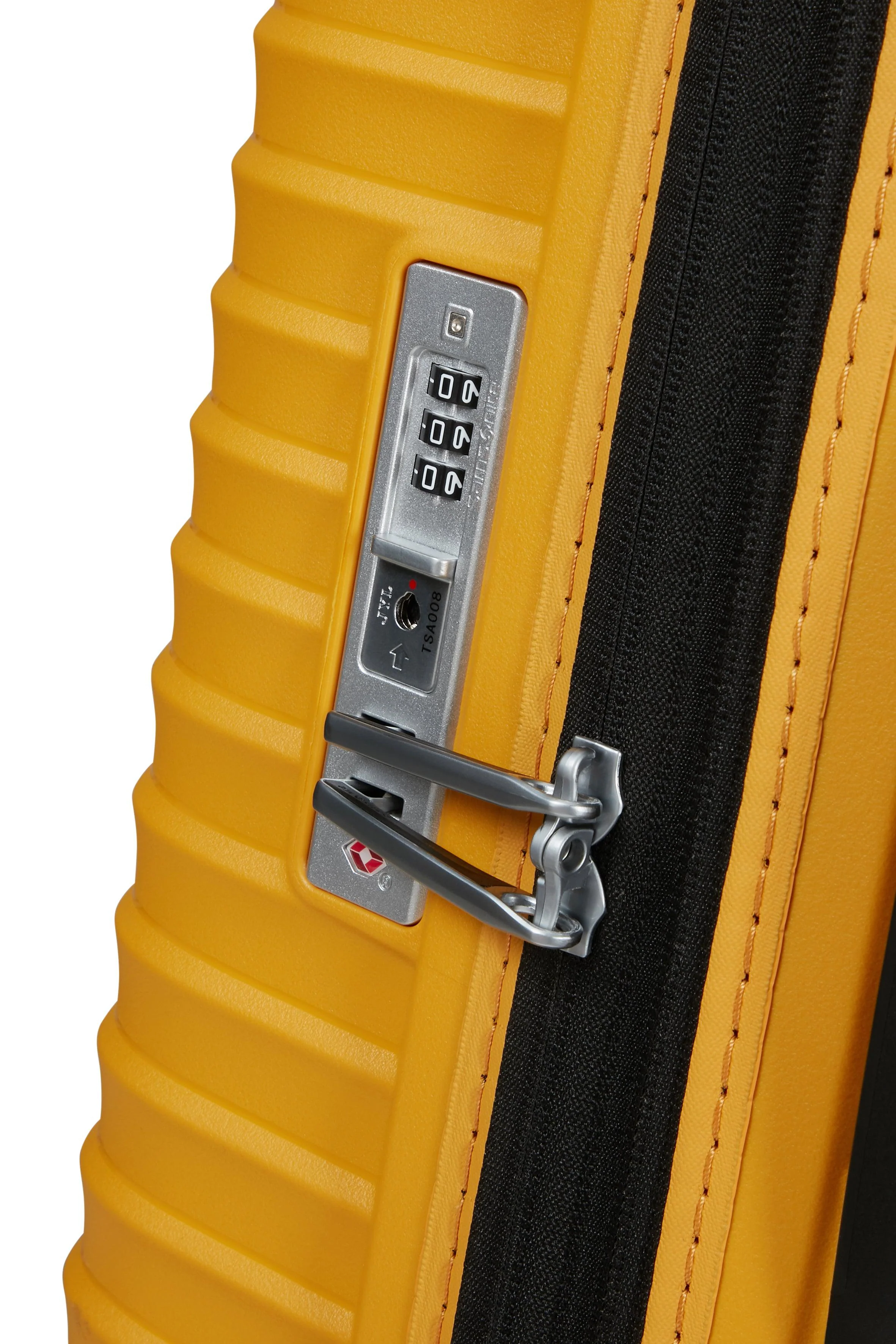Samsonite Upscape 81cm Expandable Spinner - Image 41